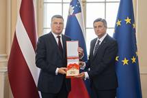 5. 6. 2019, Ljubljana – Predsednik Pahor se je v sklopu predsednikega vrha pobude Tri morja sreal s predsednikom Latvije Vējonisom (Bor Slana/STA)