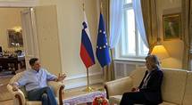 30. 3. 2020, Ljubljana – Predsednik Pahor je na neformalni pogovor sprejel veleposlanico ZDA Lindo Blanchard (UPRS)