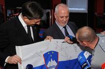 12. 3. 2015, Maribor – Dejan Zavec na zastavi slavnih (Neboja Teji / STA)