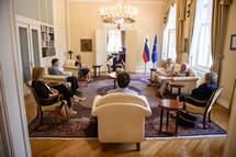 27. 8. 2020, Ljubljana – Predsednik Pahor je imel z uglednimi slovenskimi strokovnjaki pogovor o novi koronavirusni bolezni COVID-19 (Neboja Teji/STA)