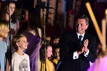 20. 9. 2017, Poljane nad kofjo Loko – Predsednik Pahor se je udeleil prireditve ob jubilejih Osnovne ole Poljane in Vrtca Agata (Tamino Petelinek/STA)
