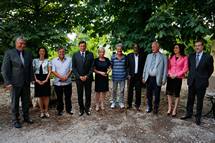 3. 7. 2015, Ljubljana – Predsednik Pahor estital nagrajencema Dravljan Evrope 2015 Dragu Janarju in Tomu Krinarju (Ane Malovrh)