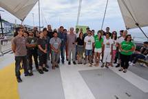 25. 7. 2014, Koper – Predsednik republike Borut Pahor je obiskal Greenpeacovo jadrnico Rainbow Warrior (Neboja Teji / STA)