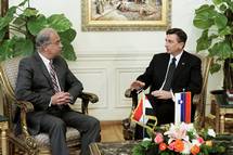 6. 12. 2016, Kairo, Egipt – Predsednik Republike Slovenije Borut Pahor se je sreal z egiptovskim premierjem Sherifom Ismailom (Daniel Novakovi/STA)
