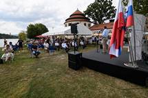 29. 8. 2020, Maribor – Predsednik Pahor v Mariboru ob otvoritvi 26. veslake regate zDravoJutri in obisku Festivala Lent 2020: “Iskati moramo nove poti za druenje” (Neboja Teji/STA)
