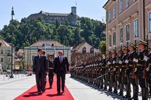 18. 7. 2016, Ljubljana – Uradni sprejem predsednika Gruzije Giorgia Margvelavilija z vojakimi astmi (Neboja Teji / STA)