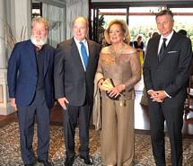 17. 7. 2019, Monako – Predsednik republike in knez Albert II. sta se kot astna gosta in dolgoletna pokrovitelja udeleila dobrodelne veerje v ast misijonarju Pedru Opeki, ki jo je priredila princesa Ira de Frstenberg (UPRS)