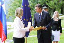 4. 9. 2017, Bled – Predsednik Pahor je ob sreanju s Federico Mogherini, visoko predstavnico Evropske unije za zunanje zadeve in varnostno politiko, gospe Mogherini kot nekdanji ministrici za zunanje zadeve republike Italije vroil dravno odlikovanje zlati red za zasluge. (Daniel Novakovi/STA)