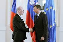 13. 4. 2015, Ljubljana – Predsednik republike Borut Pahor je sprejel predsednika Vlade eke republike Bohuslava Sobotko (Daniel Novakovi/STA)