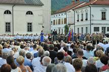 9. 7. 2017, Kobarid – Predsednik Pahor na koncertu vojakih orkestrov Kobaridu (STA/Tamino Petelinek)