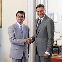 14. 8. 2019, Ljubljana – Predsednik Pahor sprejel ministra za zunanje zadeve Japonske Tara Kona (Daniel Novakovi/STA)