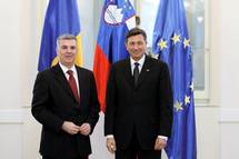 27. 11. 2014, Ljubljana – Predsednik republike Borut Pahor je sprejel predsednika Poslanske zbornice Romunije Valeria tefana Zgonea