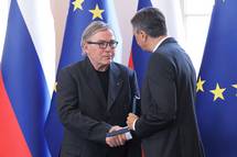 10. 7. 2019, Ljubljana – Predsednik Pahor vroil medaljo za zasluge Janezu Puciharju (Daniel Novakovi/STA)