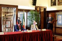 13. 9. 2021, Bologna – Predsednik republike prejel najvije odlikovanje bolonjske univerze, najstareje neprekinjeno delujoe univerze na svetu: “Ganjen sem.” (Daniel Novakovi/STA)