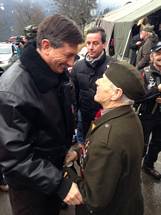 11. 1. 2015, Dragoe – Predsednik republike Borut Pahor se je udeleil 58. prireditve "Po stezah partizanske Jelovice – Dragoe 2015 " ob 73. obletnici dragoke bitke (UPRS)