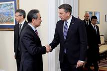14. 12. 2019, Ljubljana – Predsednik Pahor je sprejel ministra za zunanje zadeve Kitajske Wang Yija (Daniel Novakovi/STA)