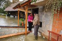 14. 9. 2014, entjernej, Kostanjevica na Krki, Krko – Predsednik republike Borut Pahor je danes obiskal poplavljena obmoja v obinah entjernej, Kostanjevica na Krki in v obini Krko (Neboja Teji/STA)