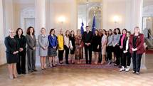 30. 1. 2020, Ljubljana – Predsednik republike sprejel dijakinje, udeleenke projekta Mlade veleposlanice (Daniel Novakovi/STA)