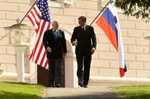 8. 4. 2017, Ljubljana – Predsednik Borut Pahor in ameriki senator John McCain (Tamino Petelinek/STA)