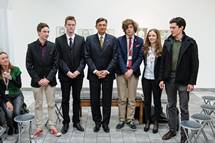 5. 3. 2015, Ljubljana – Predsednik Republike Slovenije Borut Pahor je danes obiskal Obino Ljutomer. Najprej je slavnostno otvoril Mednarodni srednjeolski debatni turnir in se sreal s slovenskimi debaterji. (Neboja Teji)
