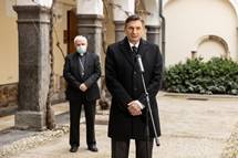 3. 2. 2021, Ljubljana – Predsednik republike Pahor in nadkof Zore izmenjala zamisli o simbolnem in pietetnem poklonu rtvam epidemije (UPRS)