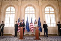6. 4. 2020, Ljubljana – Predsednik Pahor in veleposlanica Zdruenih drav Amerike Lynda C. Blanchard obeleila Dan slovensko-amerikega prijateljstva in zaveznitva (Neboja Teji/STA)