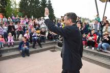 12. 4. 2017, Domale – Predsednik republike na praznovanju obinskega praznika v eminovem parku v Domalah (Neboja Teji / STA)