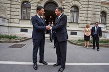 8. 6. 2016, Ljubljana – Predsednik Republike Slovenije Borut Pahor sprejel predsednika rnogorske skupine Darka Pajovia (Neboja Teji/STA)
