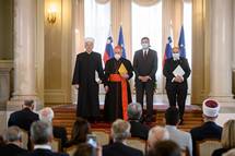 28. 12. 2021, Ljubljana – Predsednik Republike Slovenije Borut Pahor je danes na posebni slovesnosti v Predsedniški palači vročil državna odlikovanja (Nebojša Tejić/STA)