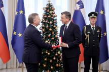 19. 12. 2022, Ljubljana – Predsednik Pahor je vroil red za izredne zasluge, s katerim je junija 2006 predsednik dr. Drnovek posthumno odlikoval dr. Punika (Daniel Novakovi)