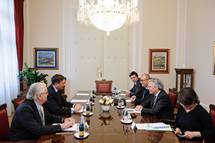 8. 4. 2015, Ljubljana – Predsednik Pahor sprejel podpredsednika vlade in ministra za zunanje ter evropske zadeve Kraljevine Belgije Didierja Reyndersa (Neboja Teji/STA)