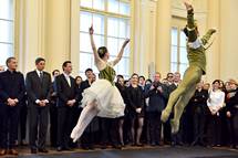 12. 4. 2018, Ljubljana – Predsednik republike vroil listino o astnem pokroviteljstvu nad obeleevanje 100. obletnice slovenskega baleta (Tamino Petelinek / STA)