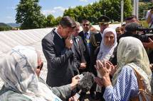 10. 7. 2015, Srebrenica, BiH – Predsednik Republike Slovenije Borut Pahor v Srebrenici (Neboja Teji/STA)