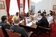 25. 4. 2014, Ljubljana – Predsednik republike Borut Pahor na pogovoru z mladimi globalnimi visokotehnolokimi podjetji (start upi) (Daniel Novakovi / STA)