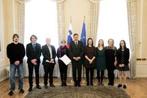 12. 3. 2019, Ljubljana – Predsednik Pahor je ob tednu moganov sprejel predstavnike drutva SiNAPSA (Daniel Novakovi/STA)