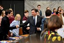 9. 4. 2018, Ljubljana – Predsednik republike se je udeleil zasedanja 28. Nacionalnega otrokega parlamenta (Tamino Petelinek / STA)