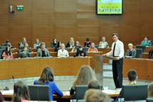 7. 4. 2014, Ljubljana – Predsednik republike Borut Pahor se je danes udeleil zasedanja 24. Nacionalnega otrokega parlamenta, ki je potekal na temo "Razmere v drubi" (Tamino Petelinek/STA)